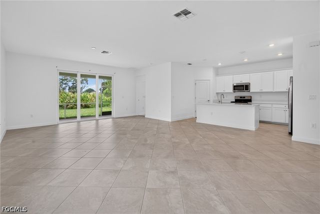 9156 Leatherwood LOOP, Lehigh Acres, FL 33936