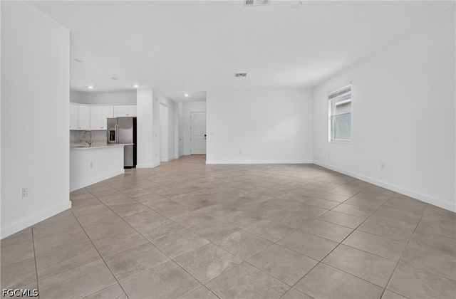 9156 Leatherwood LOOP, Lehigh Acres, FL 33936