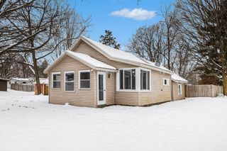 33 Fuller Street, Saranac Vlg-bstntwp, MI 48881