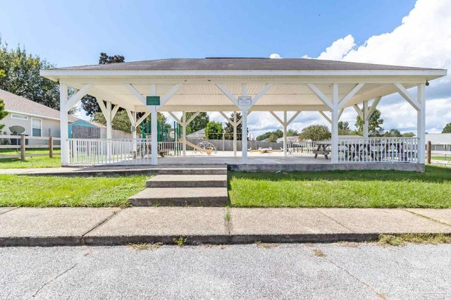 1066 Brownfield Rd, Pensacola, FL 32526