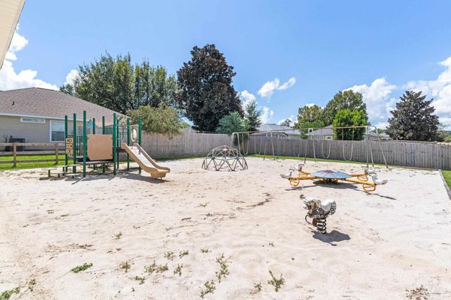 1066 Brownfield Rd, Pensacola, FL 32526