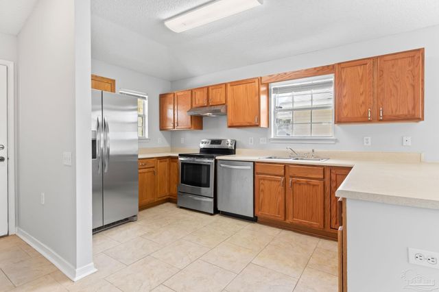 1066 Brownfield Rd, Pensacola, FL 32526