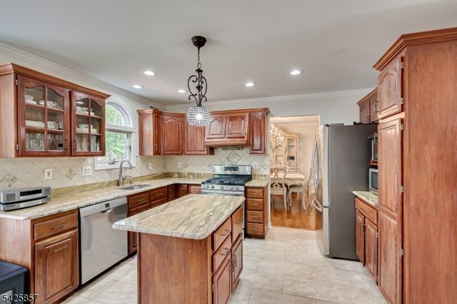 12 Sebring Rd, Franklin Twp., NJ 08873