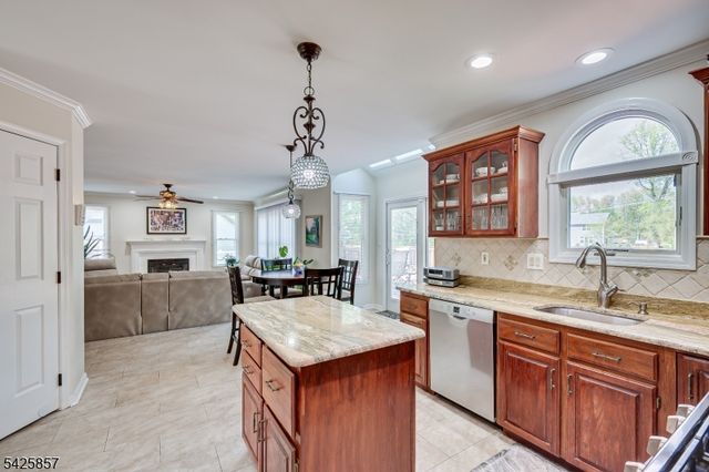 12 Sebring Rd, Franklin Twp., NJ 08873