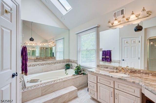 12 Sebring Rd, Franklin Twp., NJ 08873