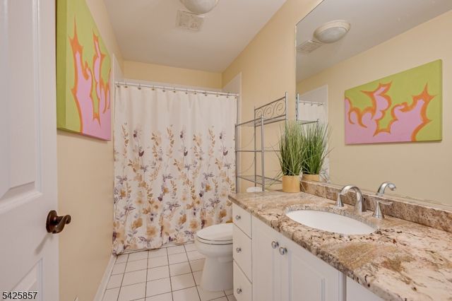 12 Sebring Rd, Franklin Twp., NJ 08873