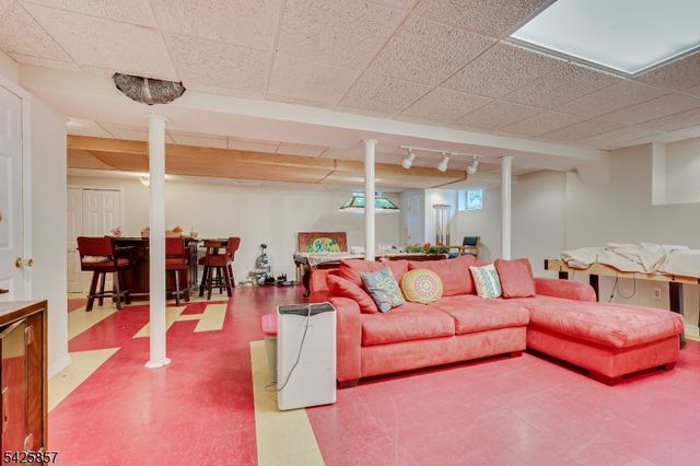 12 Sebring Rd, Franklin Twp., NJ 08873