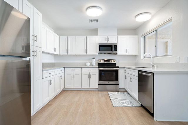 53680 Avenida Montezuma, La Quinta, CA 92253