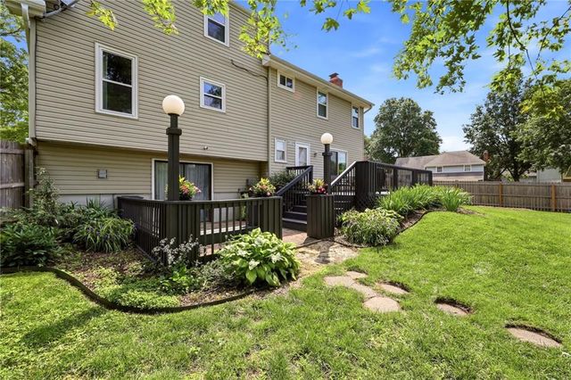 1845 E 152nd Court, Olathe, KS 66062