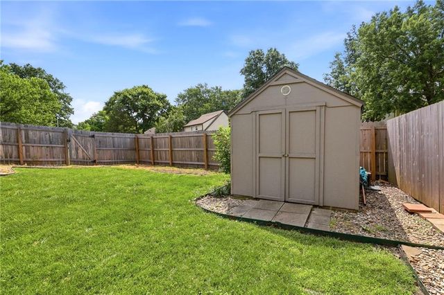 1845 E 152nd Court, Olathe, KS 66062