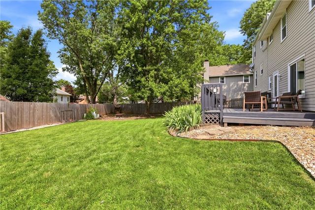 1845 E 152nd Court, Olathe, KS 66062