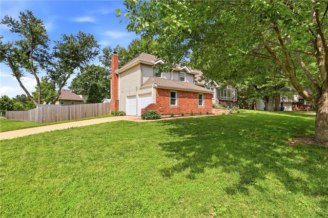 1845 E 152nd Court, Olathe, KS 66062
