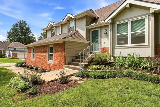 1845 E 152nd Court, Olathe, KS 66062