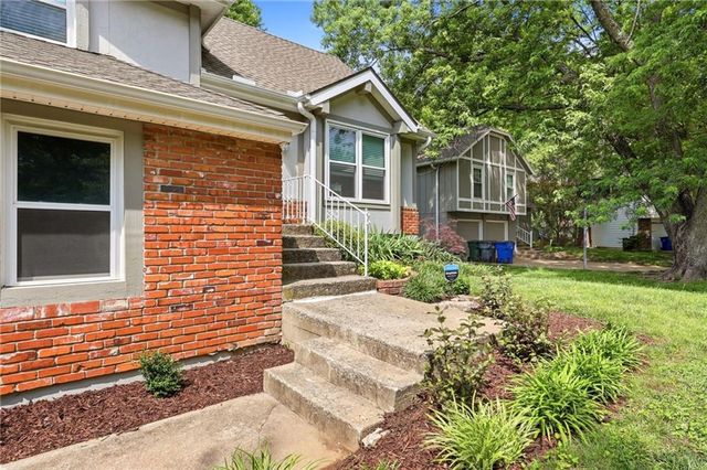 1845 E 152nd Court, Olathe, KS 66062