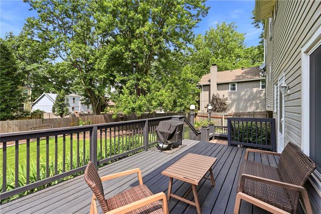 1845 E 152nd Court, Olathe, KS 66062