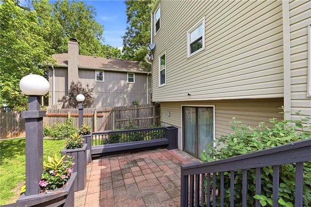 1845 E 152nd Court, Olathe, KS 66062