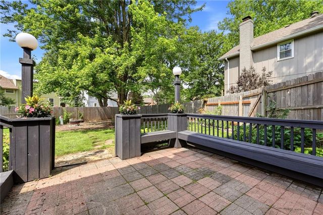 1845 E 152nd Court, Olathe, KS 66062