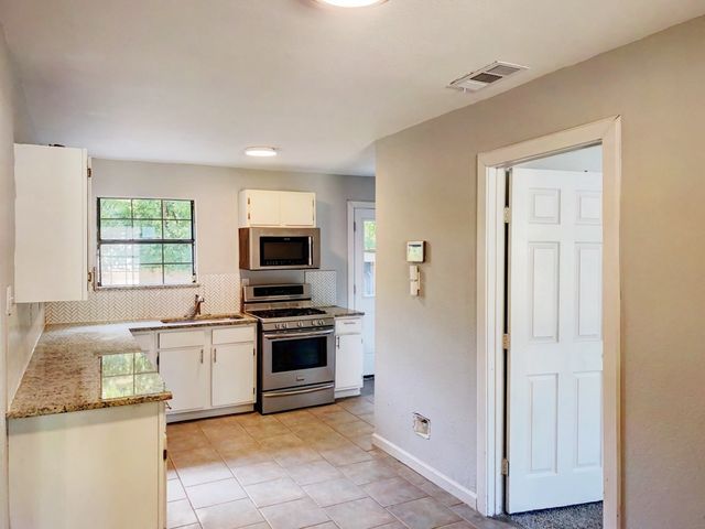 1910 Meadow Lane, Arlington, TX 76010