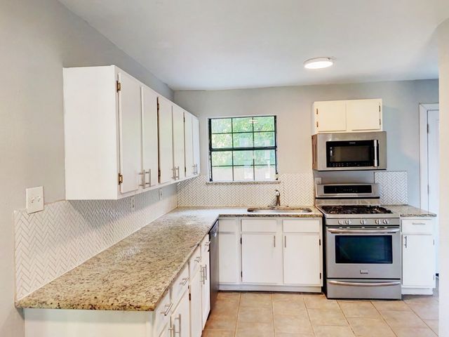 1910 Meadow Lane, Arlington, TX 76010
