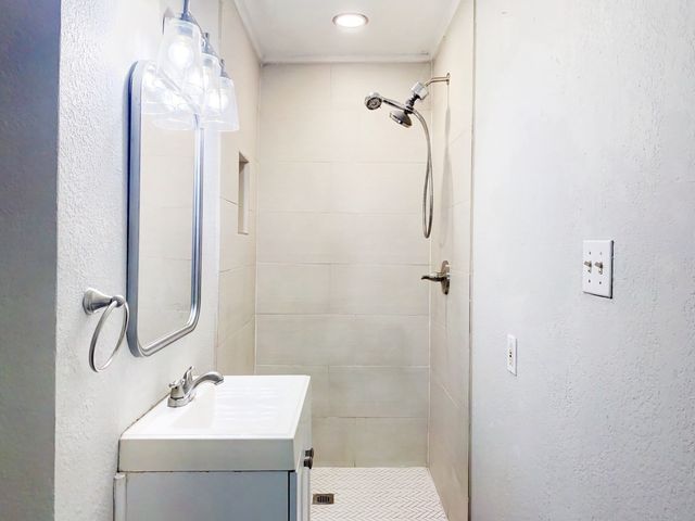 1910 Meadow Lane, Arlington, TX 76010