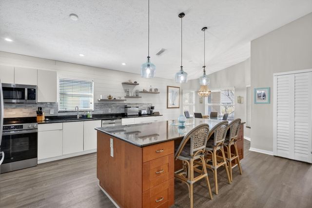 6655 Alemendra Street, Fort Pierce, FL 34951