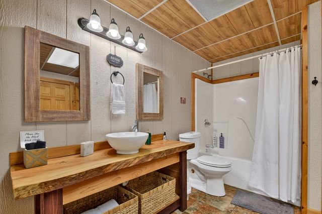 195 Trina Lane, Blue Ridge, GA 30513