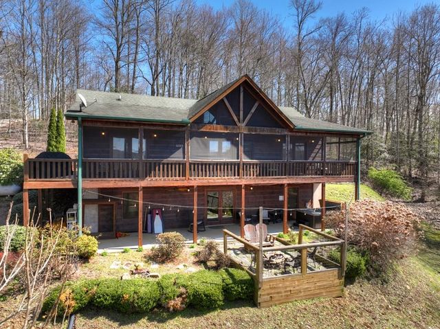 195 Trina Lane, Blue Ridge, GA 30513