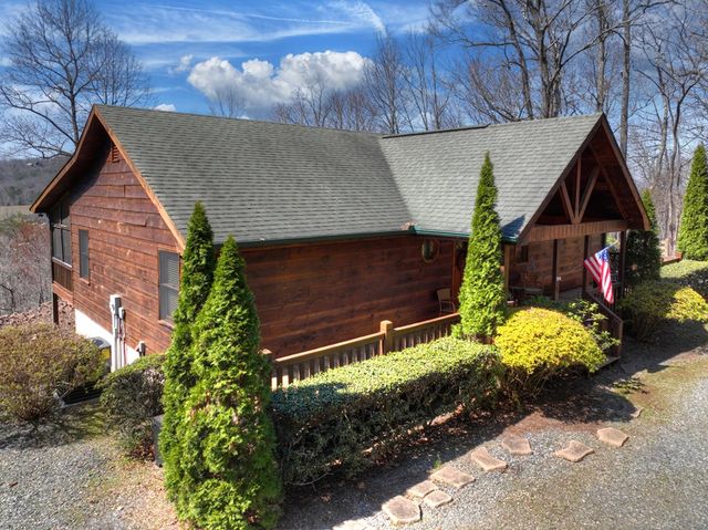 195 Trina Lane, Blue Ridge, GA 30513