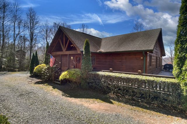 195 Trina Lane, Blue Ridge, GA 30513