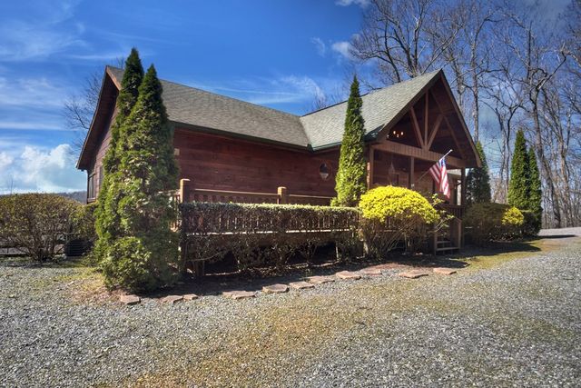 195 Trina Lane, Blue Ridge, GA 30513