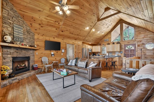 195 Trina Lane, Blue Ridge, GA 30513