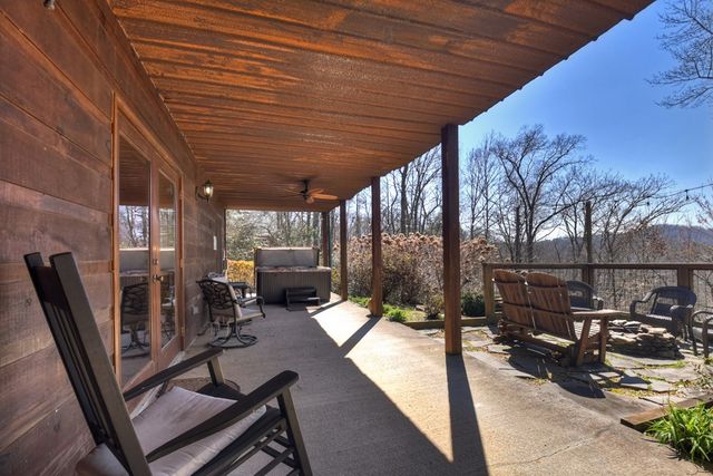 195 Trina Lane, Blue Ridge, GA 30513