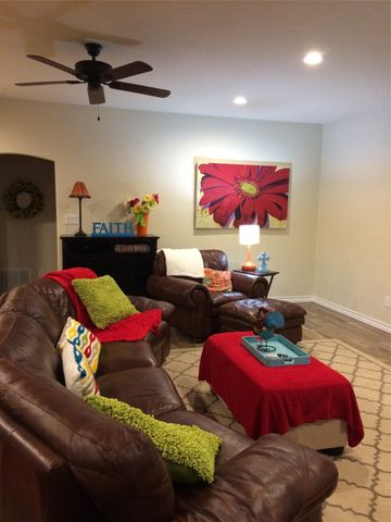 907 Clearview Street, Krum, TX 76249