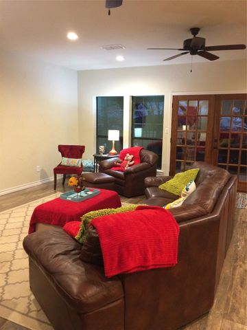 907 Clearview Street, Krum, TX 76249