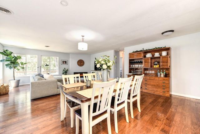 12741 Torrey Pines Dr, Auburn, CA 95602
