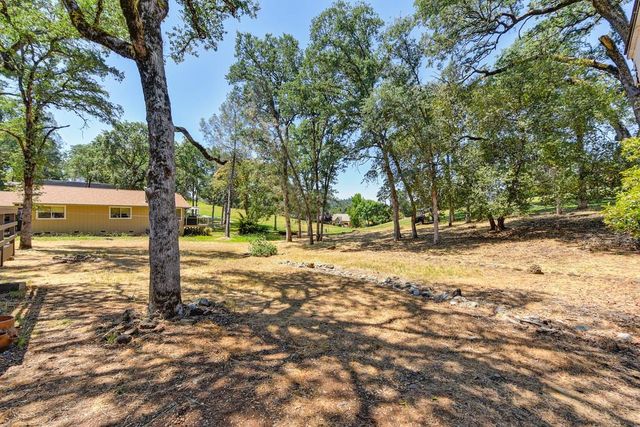 12741 Torrey Pines Dr, Auburn, CA 95602