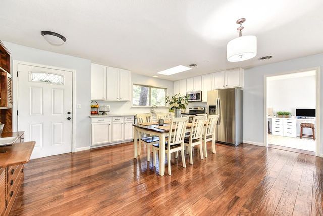 12741 Torrey Pines Dr, Auburn, CA 95602