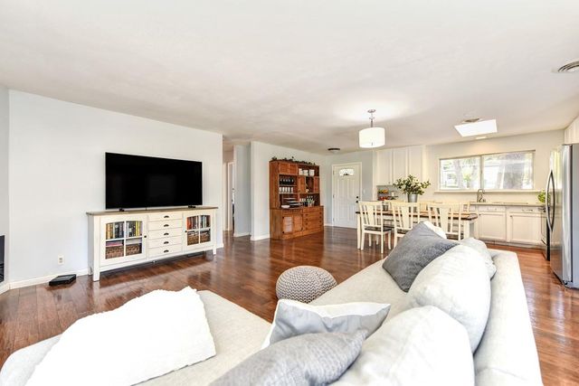 12741 Torrey Pines Dr, Auburn, CA 95602