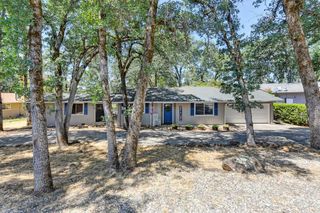 12741 Torrey Pines Dr, Auburn, CA 95602