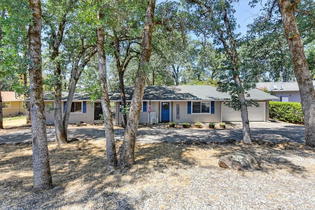 12741 Torrey Pines Dr, Auburn, CA 95602
