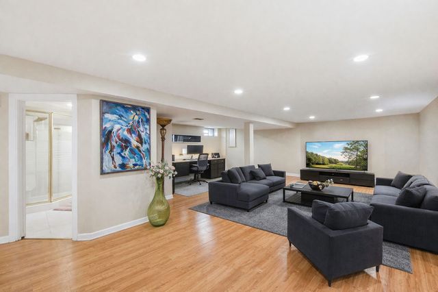 3412 N Orange Avenue, Chicago, IL 60634