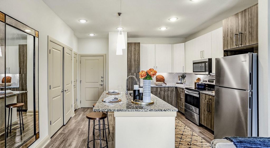 7100 Uvalde Road 11103, Houston, TX 77049