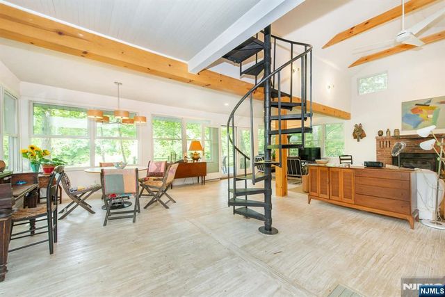 37 North Road, Bloomingdale, NJ 07420