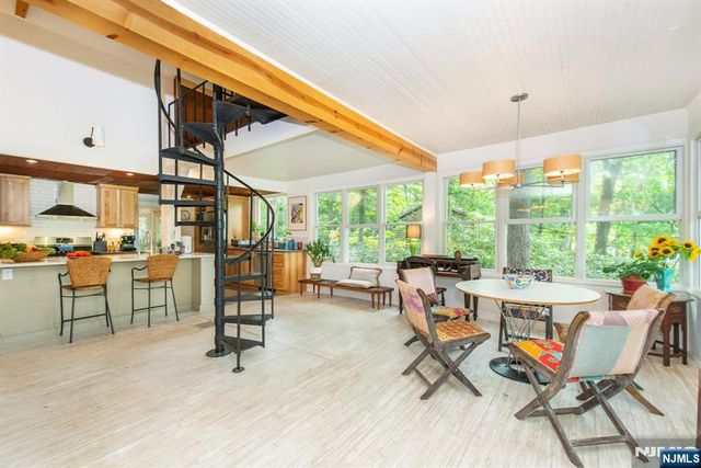 37 North Road, Bloomingdale, NJ 07420