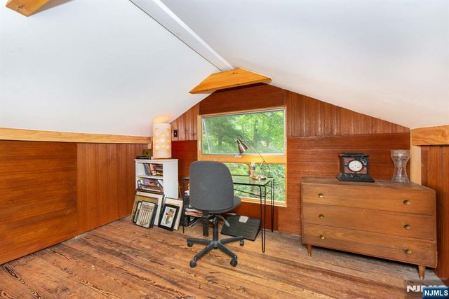 37 North Road, Bloomingdale, NJ 07420