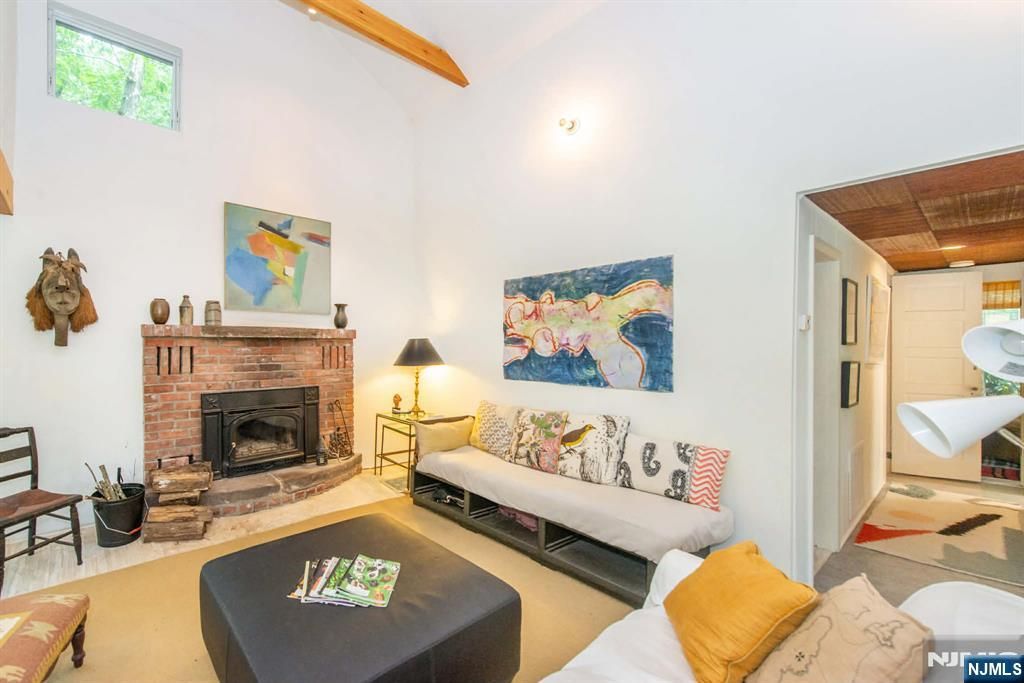 37 North Road, Bloomingdale, NJ 07420