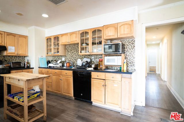 2321 Myrtle Avenue, Long Beach, CA 90806