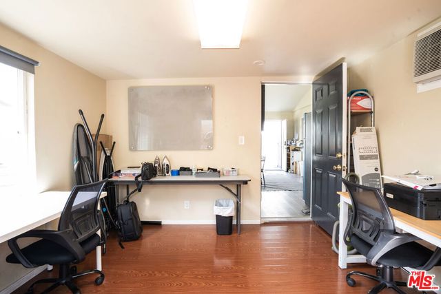 2321 Myrtle Avenue, Long Beach, CA 90806