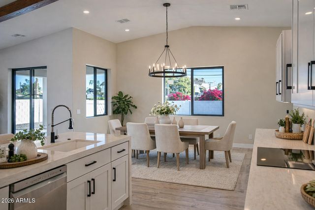 2645 E FAIRMOUNT Avenue, Phoenix, AZ 85016