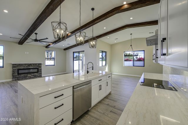 2645 E FAIRMOUNT Avenue, Phoenix, AZ 85016